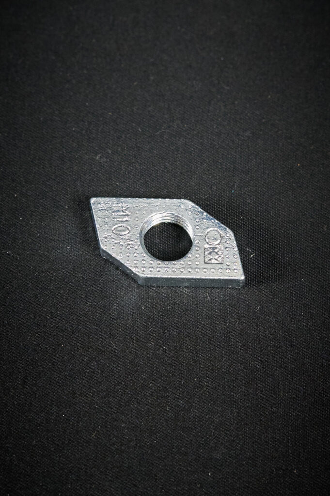 Канальная гайка М10
